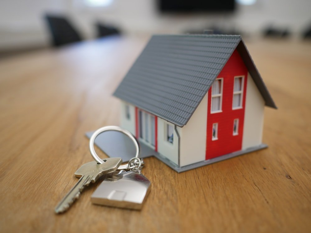 Financiamento habitacional e prédios do programa Minha Casa Minha Vida